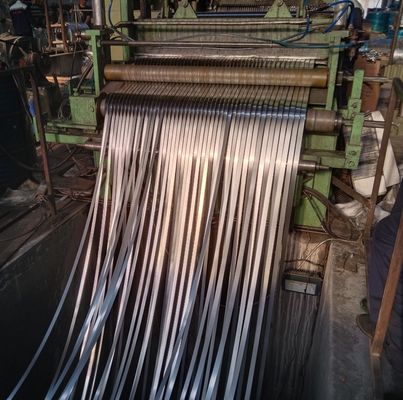 سطح المرآة AISI 304 الفولاذ المقاوم للصدأ الملفات شريط 24ga شق الطاحونة حافة