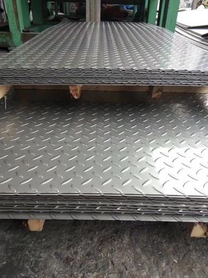 304 صفائح الفولاذ المقاوم للصدأ أرضية الماس 0.125 &quot;إلى 0.5&quot;